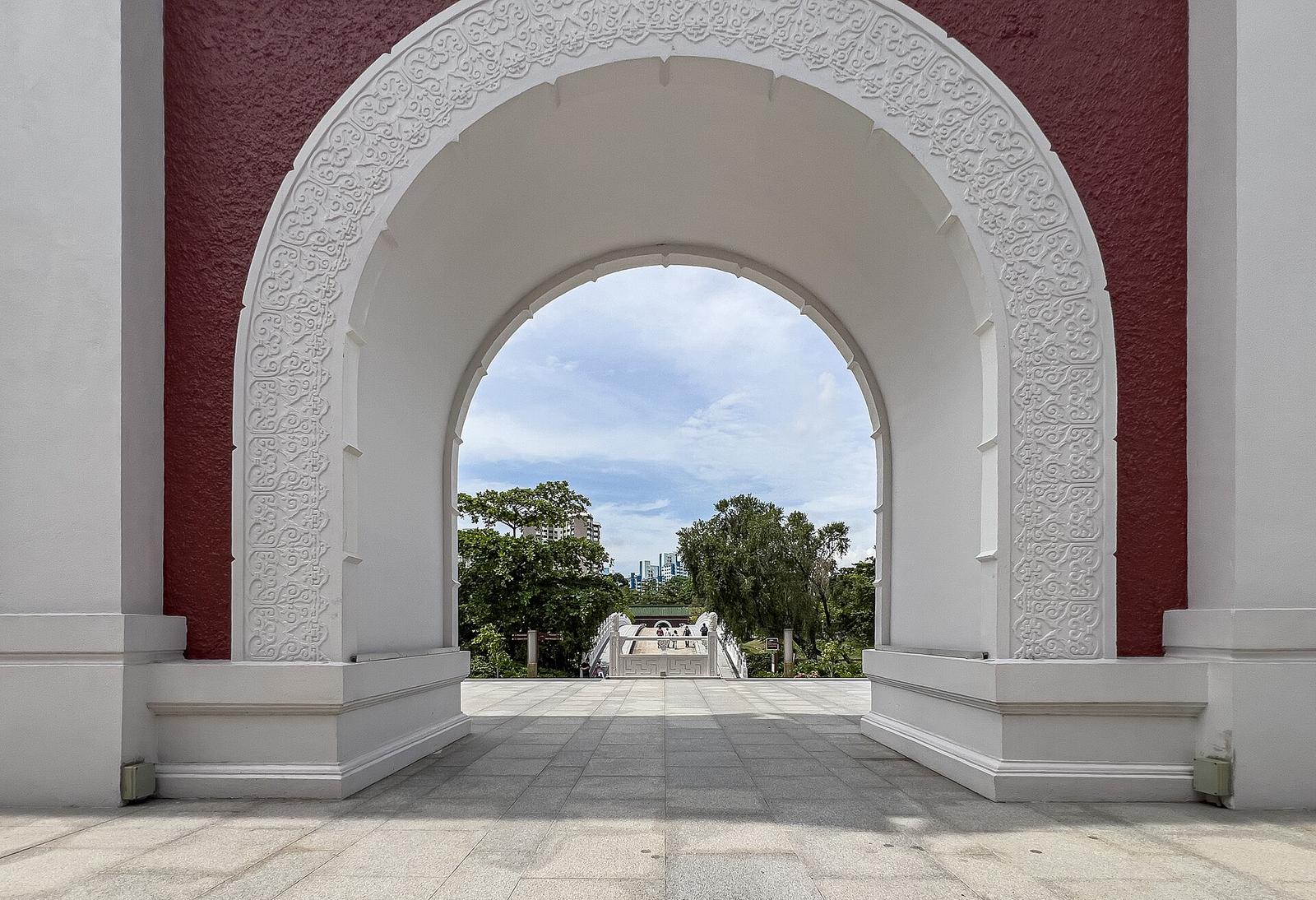 Jurong Lake Gardens Grand Arch 0003